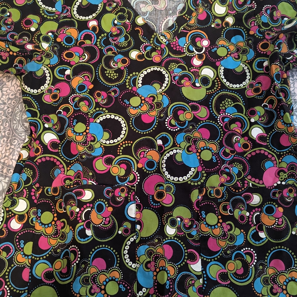 Scrub Patterned Tops/ Bundle - Picture 10 of 12